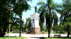 montecaserosestatuadecolon